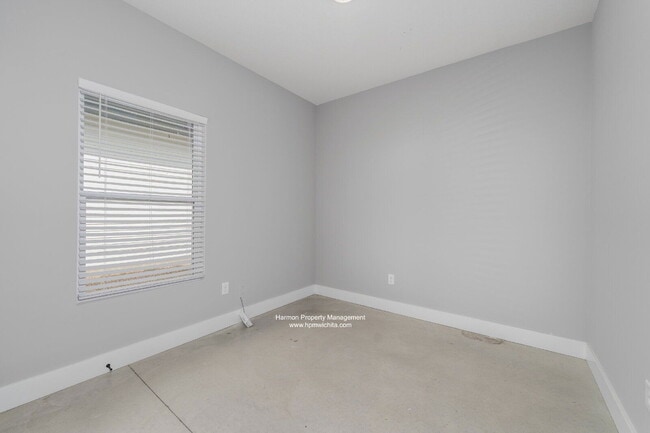 Building Photo - 2168 S Thatcher Ct