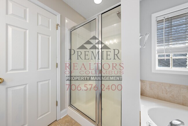 Building Photo - 8079 Garrett Pines Dr