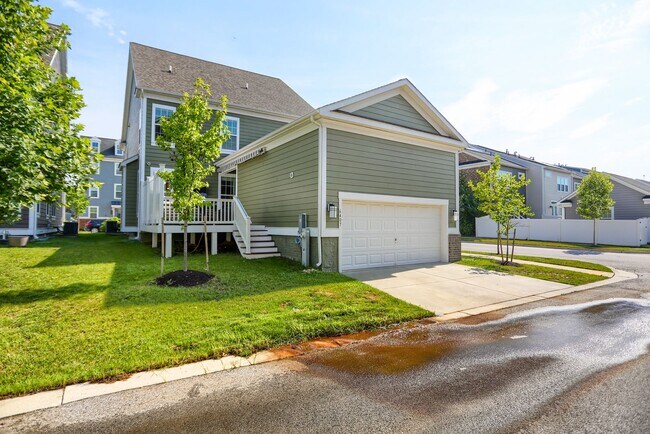 Building Photo - 6407 Falconwood St