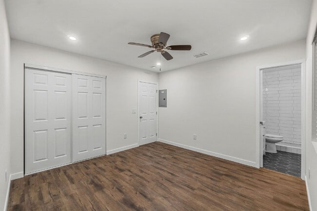 Building Photo - Up to $1400 off 1st month!! Vista - 3 bed/...