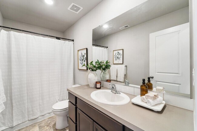 Building Photo - Beautiful Home in Puyallup