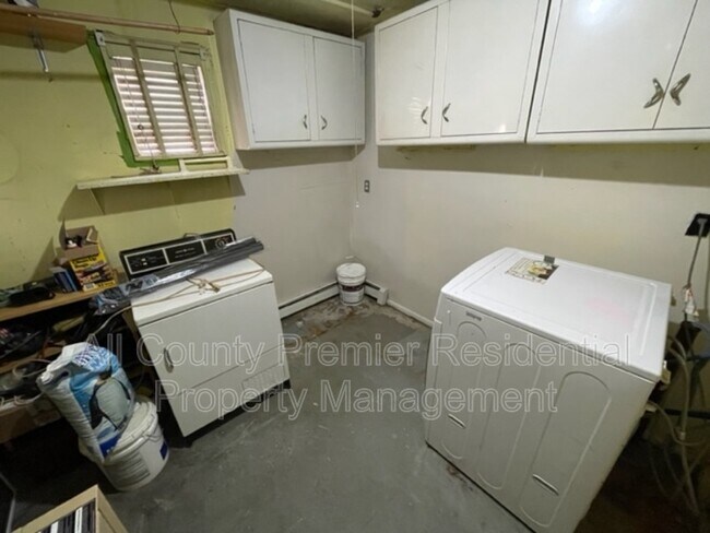 Building Photo - 22 Dorset Dr