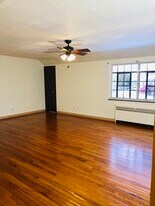 Building Photo - 735 Lincolnway E