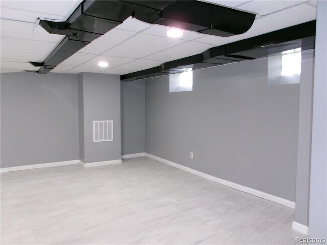 Building Photo - 1011 Lafayette Blvd