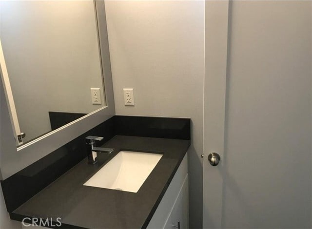 Building Photo - 221 W 85th St