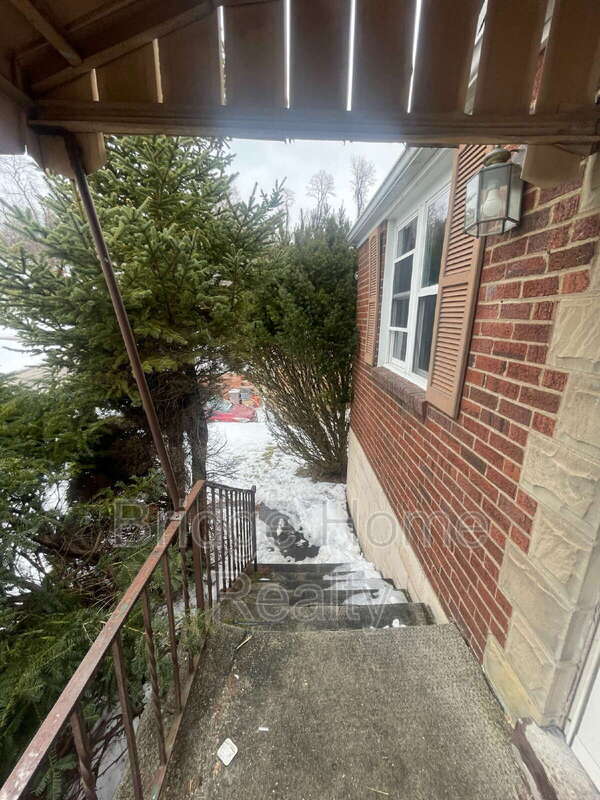 Building Photo - 149 Parkwood Rd