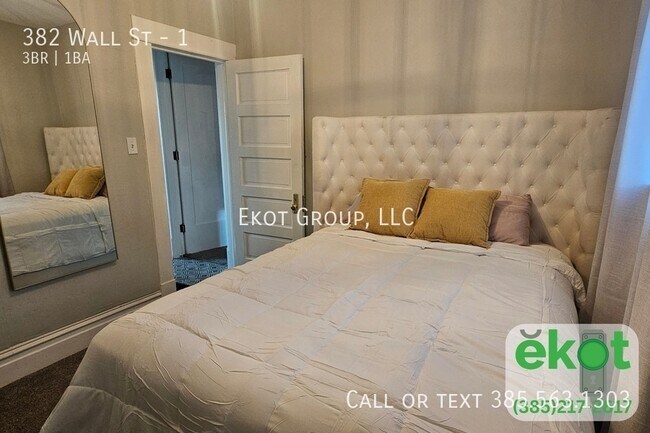 Building Photo - 382 Wall St