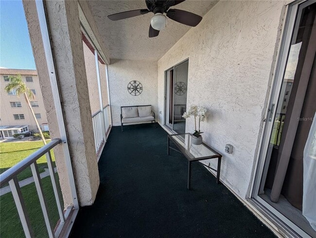 Building Photo - 3963 Lake Bayshore Dr
