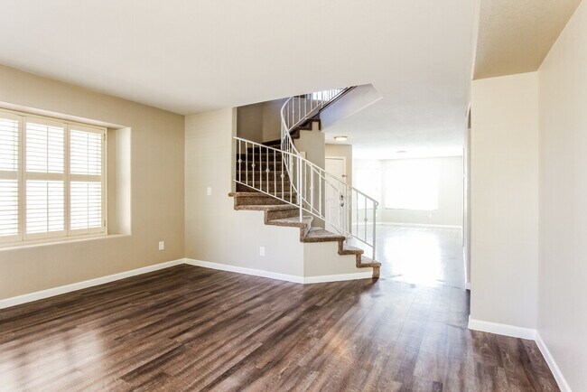 Building Photo - 6772 W Morrow Dr