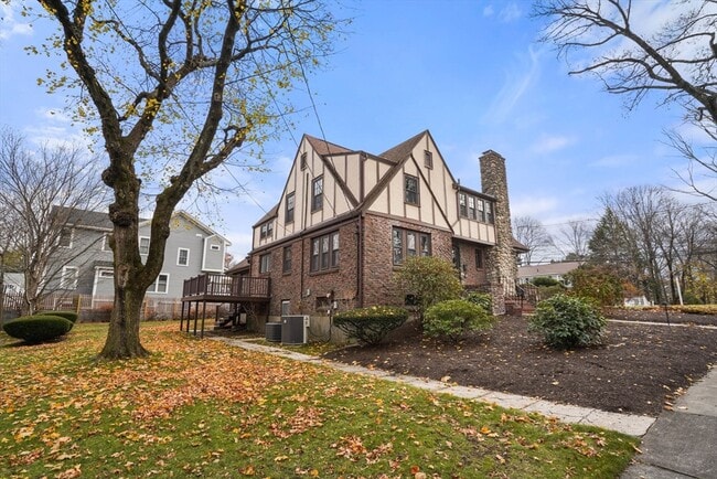 Building Photo - 28 Exmoor Rd