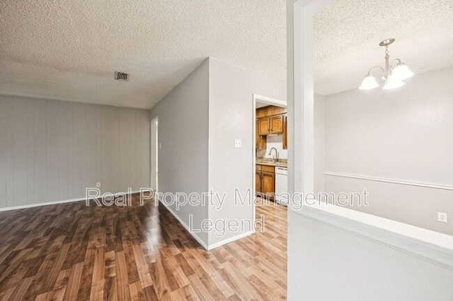 Building Photo - 8238 El Retiro Rd