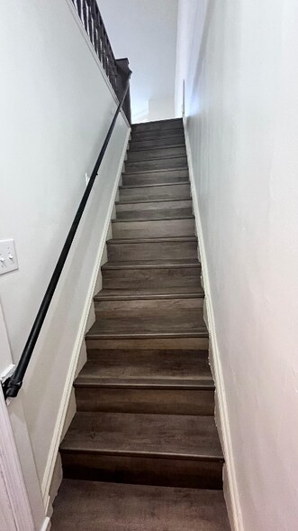 Building Photo - 4733 Cedar Ave