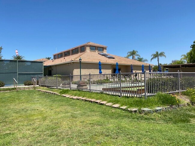 Building Photo - GOLF COURSE VIEW HOME AT THE COLONY - 55 P...