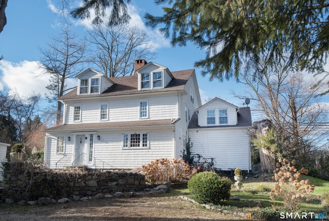 Building Photo - 1709 Newfield Ave