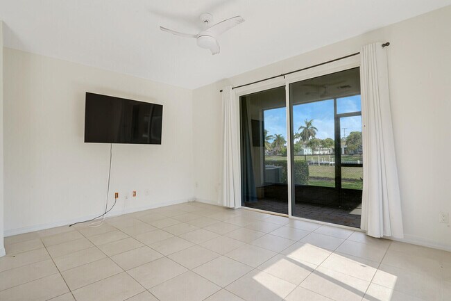 Building Photo - 1101 Vermilion Dr