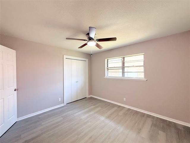 Building Photo - 1228 Oak Dr
