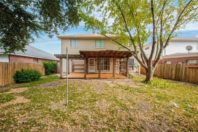 Building Photo - 1010 Laurelleaf Dr