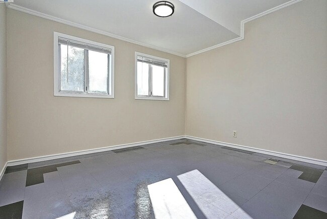 Building Photo - 314 Sparling Dr