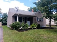 Building Photo - Three Bedroom 2 bath home in Struthers