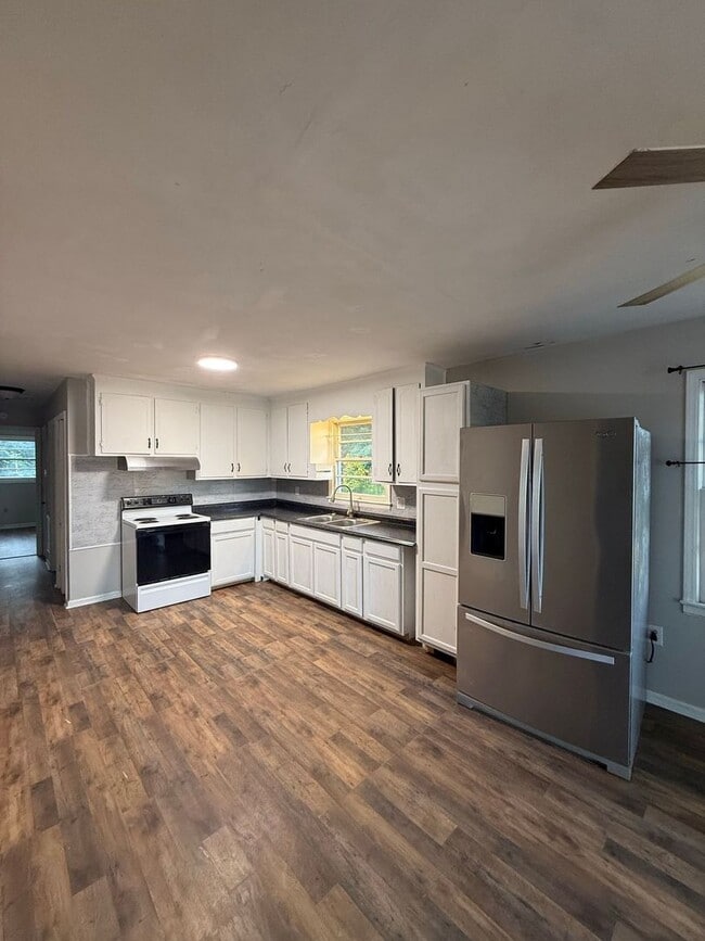Building Photo - 3-Bedroom, 1-Bath Home in Sharon, SC