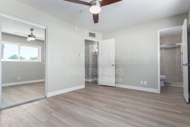 Building Photo - 1332 N 71st St