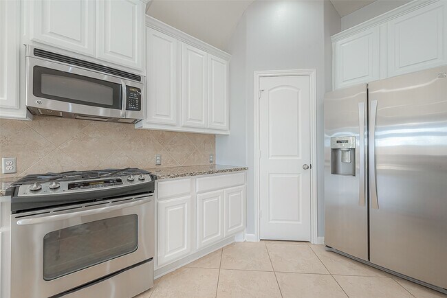 Building Photo - 6015 Hewes Point Ln