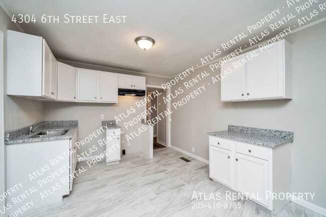 Building Photo - 4304 6th St E