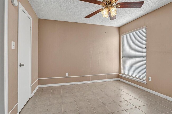 Building Photo - 104 Lakeview Terrace