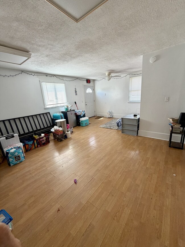 Building Photo - 224 W Otterman St