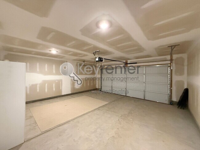 Building Photo - 81 Draft St