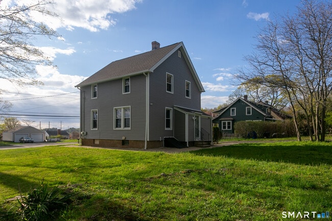 Building Photo - 101 Laurel St