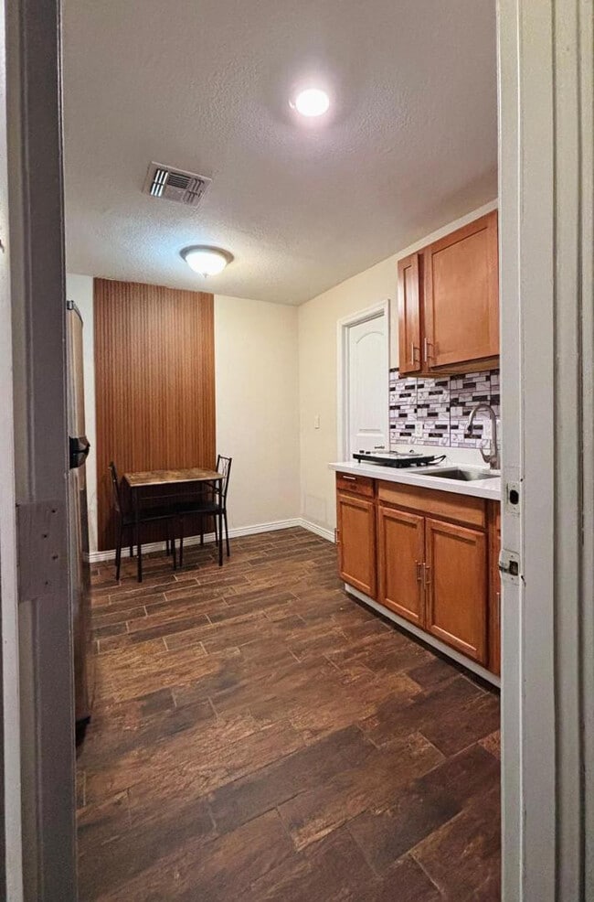 Building Photo - 4810 N 69th Dr