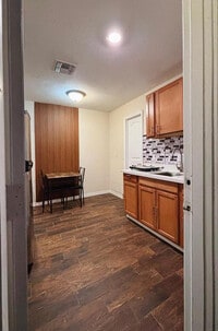 Building Photo - 4810 N 69th Dr