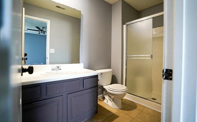 Building Photo - 853 E 167th Ct