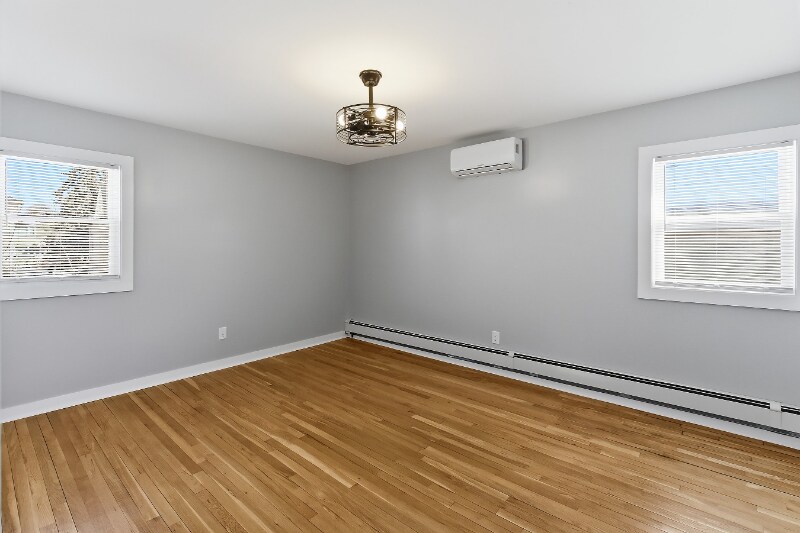 Building Photo - 19 Evelyn Ct