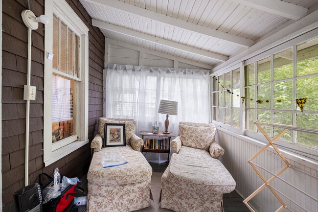 Building Photo - 1117 S Forest Ave