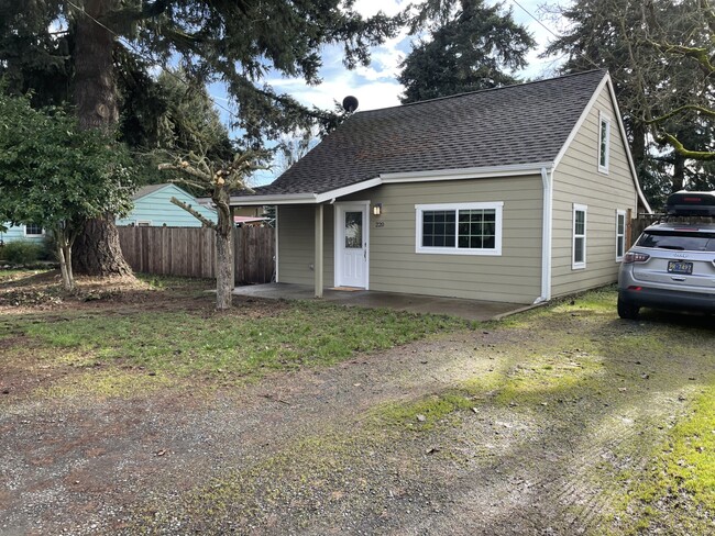 Primary Photo - 220 Ruby Ave