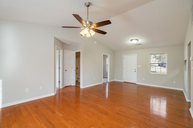 Building Photo - 5117 Cattail Ln