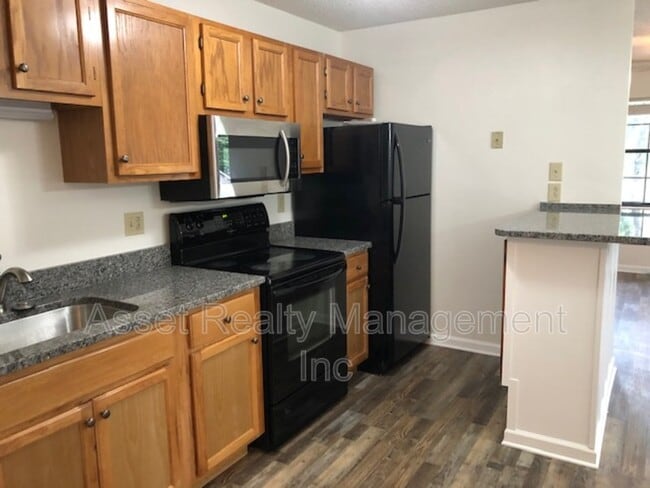 Building Photo - 9227 Shady Bend Ln