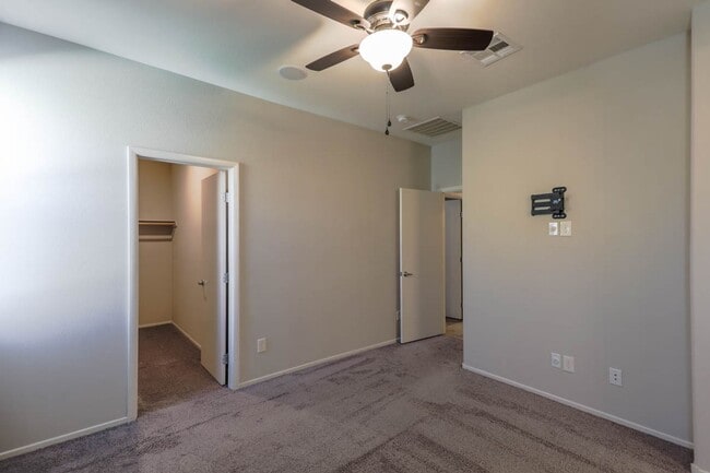 Building Photo - 3 Bedroom North Las Vegas Gated Community