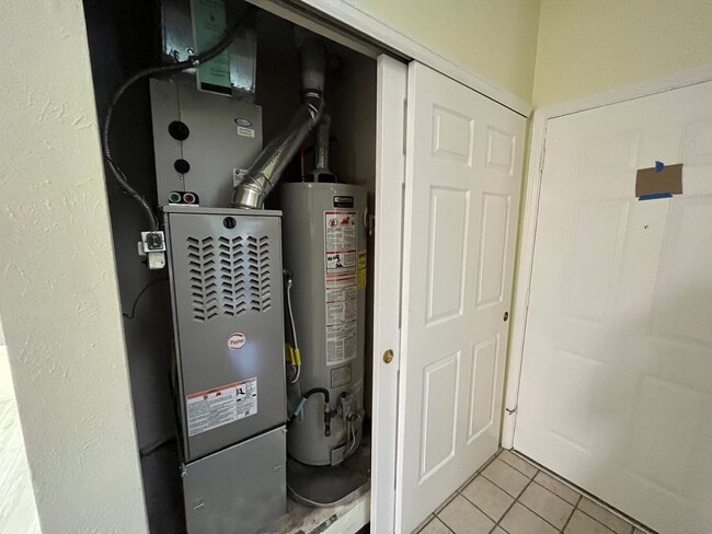 Building Photo - Top Floor 1-Bedroom Condo at Powderhorn