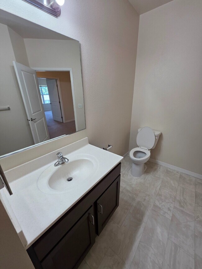 Building Photo - 2 Bedroom | 1 Bathroom 3rd Floor Apartment...