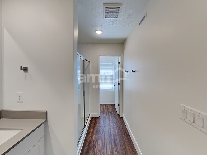 Building Photo - 5993 W Arranmore Dr