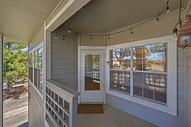 Building Photo - 7470 Singing Hills Dr