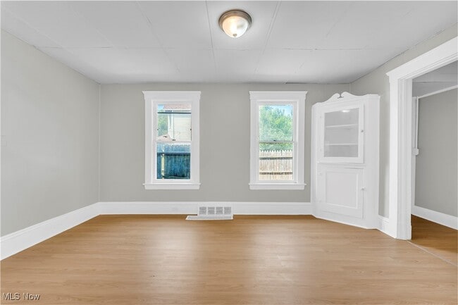Building Photo - 3153 W 88th St