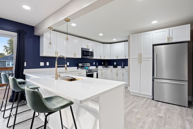 Building Photo - 1523 S East St