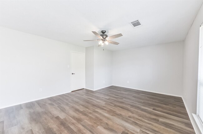 Building Photo - 16606 Burlcreek St