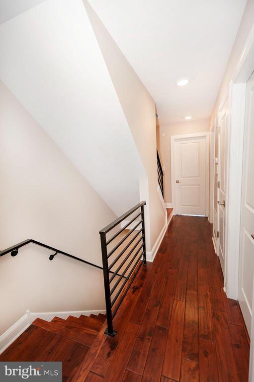 Building Photo - 1524 Catharine St