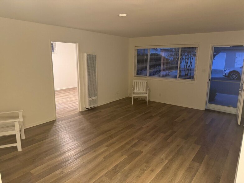 Building Photo - 621 Larkspur Ave