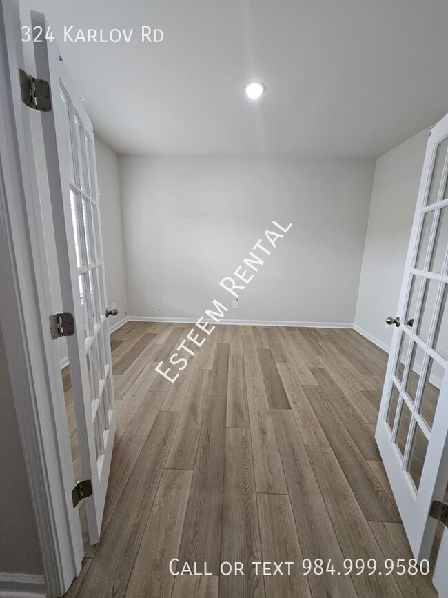 Building Photo - 324 Karlov Rd